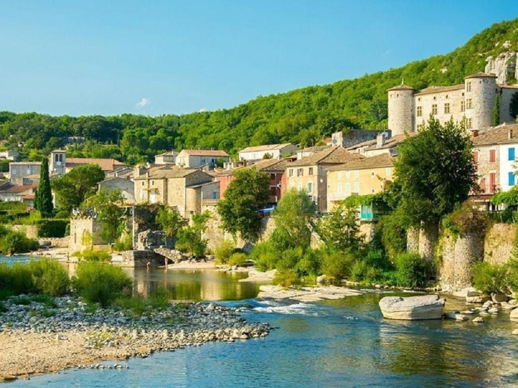 Chalet "Le Petit Olivier" Gites Appart 'Hotel L'Echappee Belle D'Aubenas Logement 2 Sur 3 المظهر الخارجي الصورة